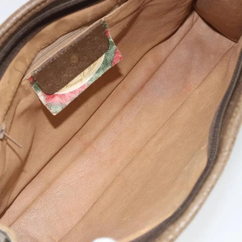 Gucci GG Supreme Clutch Bag Beige